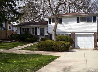 230 Dulles Rd, Des Plaines, IL 60016