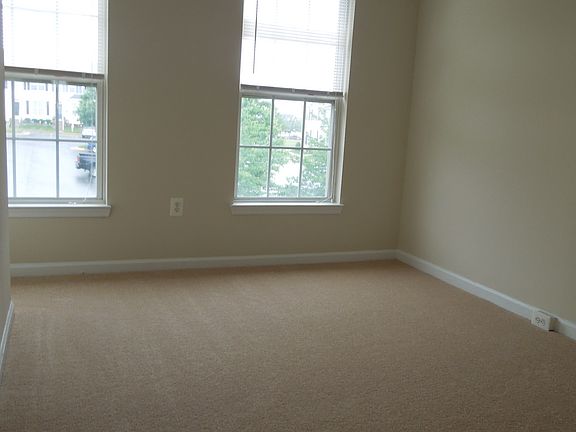 5th image of 433 Pearlbush Sq NE