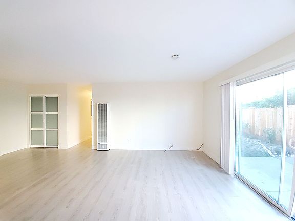 3rd image of 239 Villa Ter APT 3