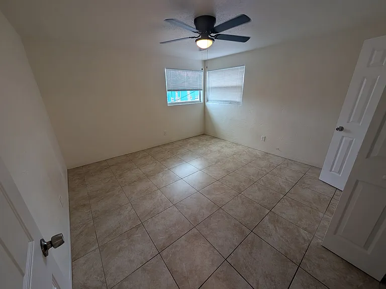 2609 N Oleander Ave #17 — Photo 17