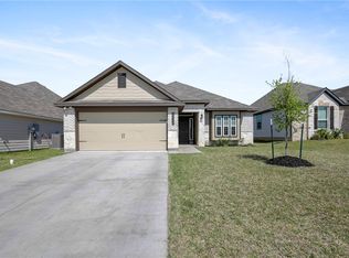 1320 Kingsgate Dr, Bryan, TX 77807