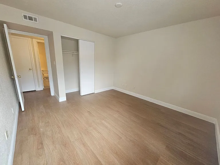 2905 Winkler Ave #713 — Photo 12