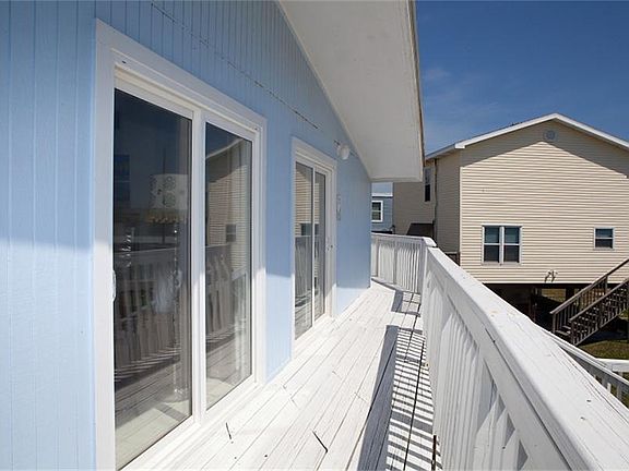 3rd image of 16712 Jamaica Beach Rd