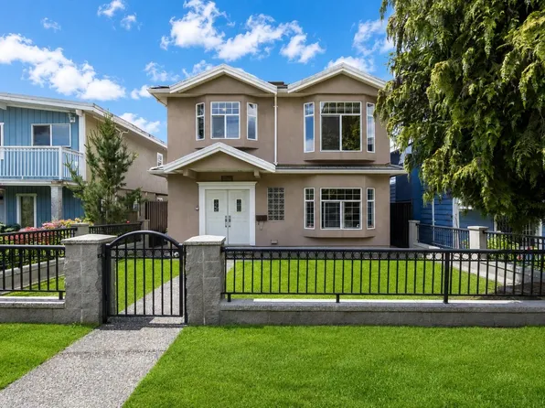 3281 Renfrew St, Vancouver, BC V5M 3L2