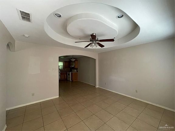 4th image of 906 W Emerald Dr APT A