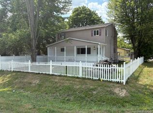 1297 Maxson St, Flint, MI 48504