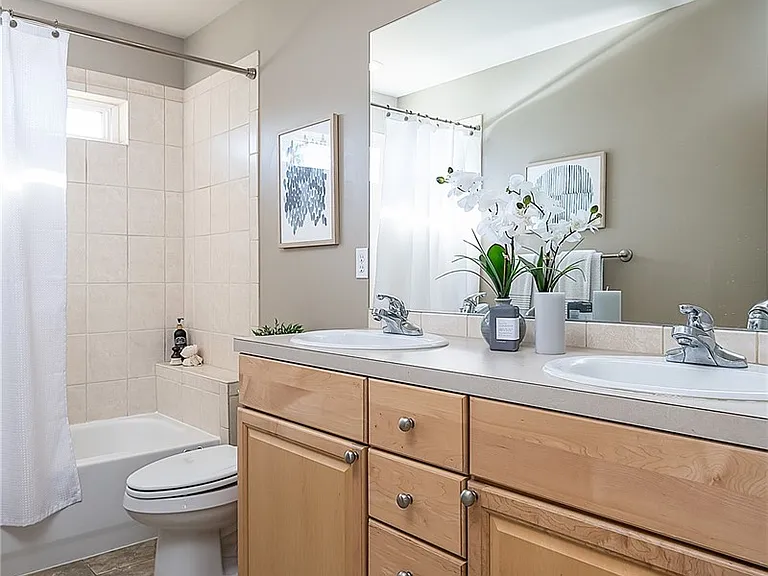 7909 NE 184th St — Photo 13