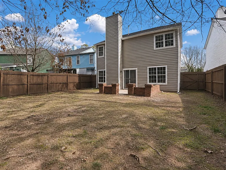 6623 Sevenoaks Dr — Photo 20