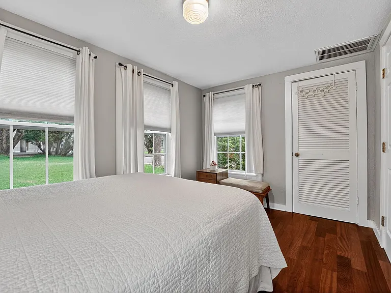4525 Avenue B — Photo 25