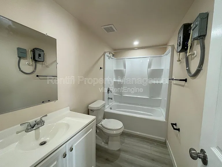 101 3rd St #2 — Photo 8