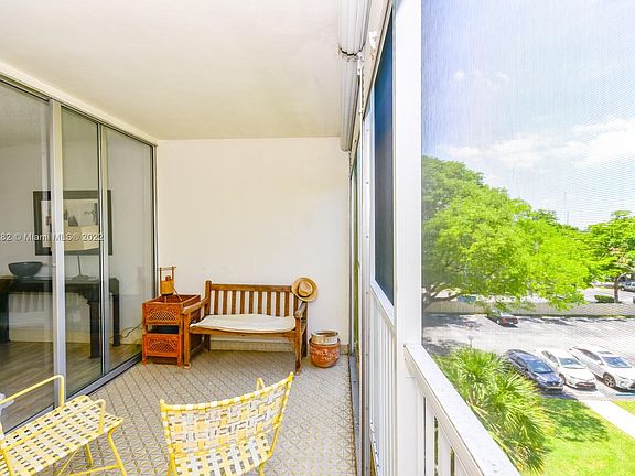 2nd image of 920 NE 199th St #411