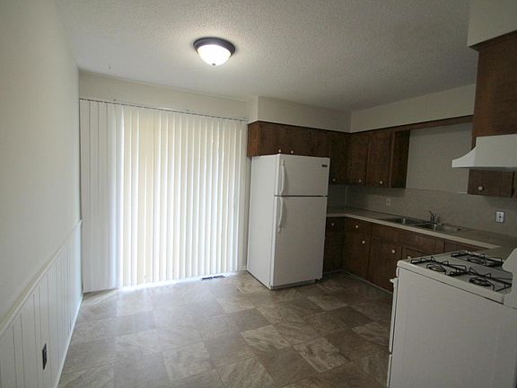 3rd image of 2920 Newton Ave SE