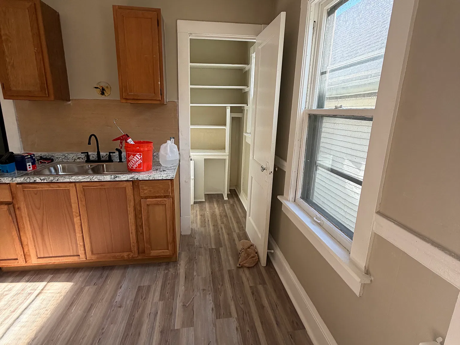 3 bed, 1000 sqft, $1,500 — Photo 3