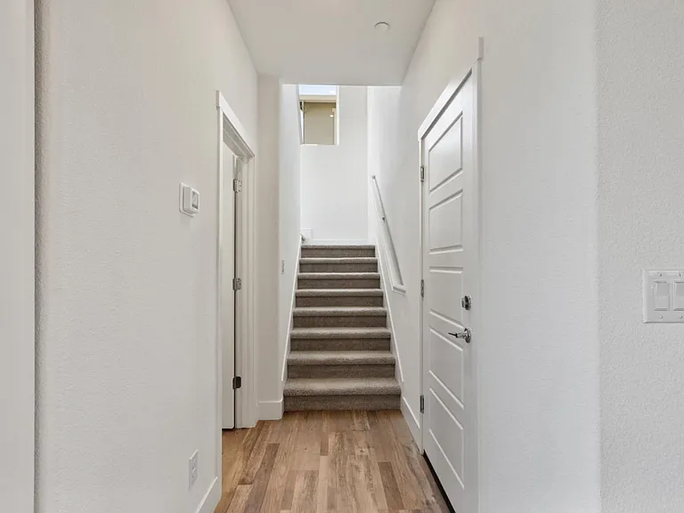 2011 Grady Cir — Photo 17