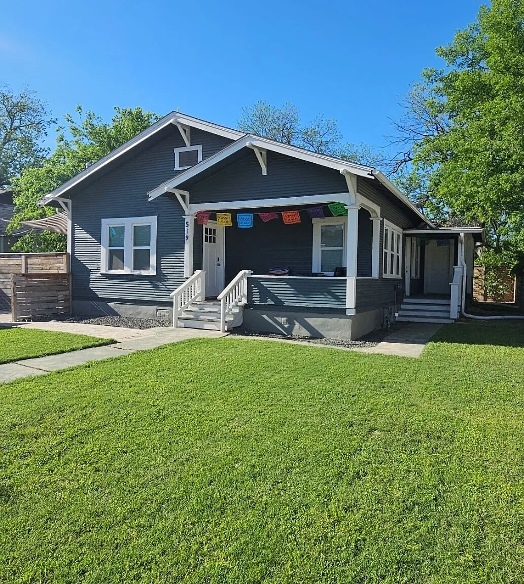 519 E Ashby Pl — Photo 1