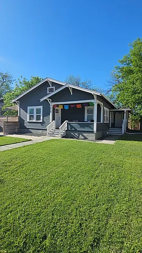 519 E Ashby Pl Photo 1
