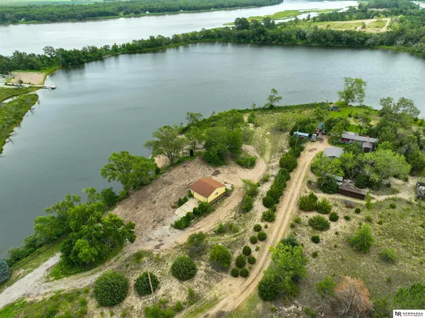 6008 Sun Lake Dr, Plattsmouth, NE 68048