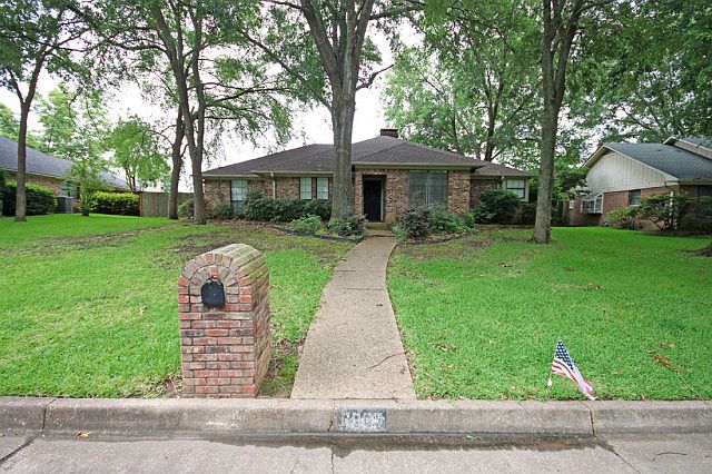 1st image of 6005 Stoneleigh Dr