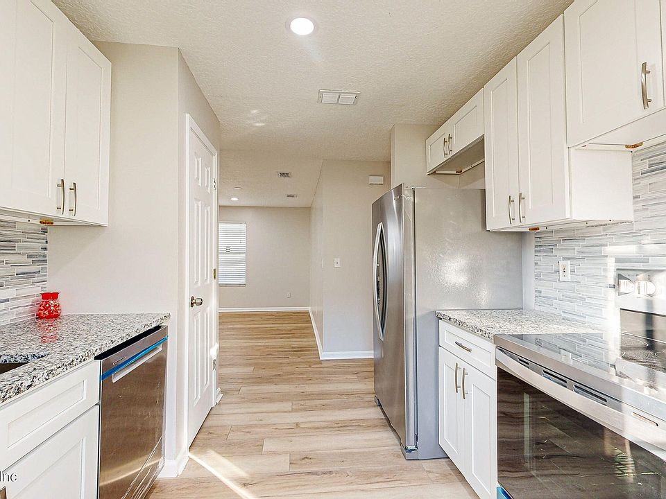 1st image of 8121 COCOA Avenue