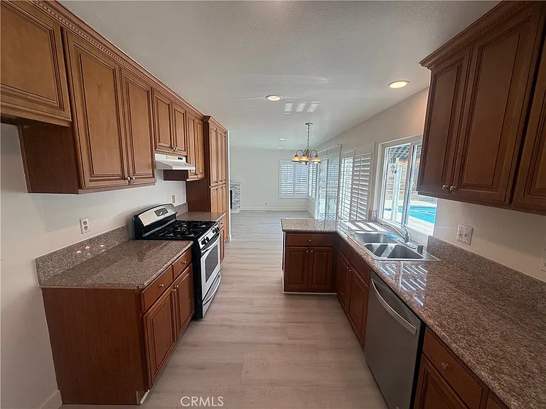 2214 Montague Cir — Photo 9
