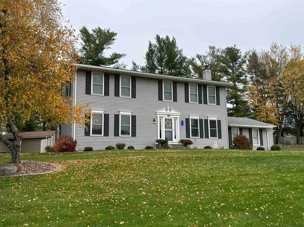700 Heather Ln, Platteville, WI 53818