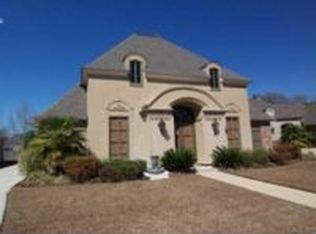16949 Highland Club Ave, Baton Rouge, LA 70817
