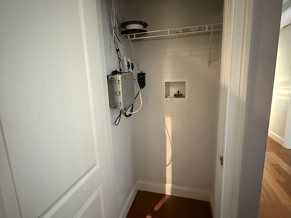5th image of 535 Roosevelt Ave APT 205