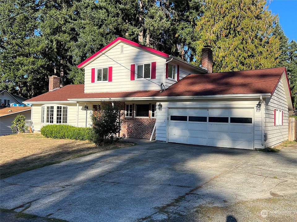 1st image of 438 Cougar Street SE