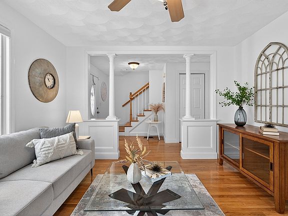 3rd image of 12-12D Chester Rd