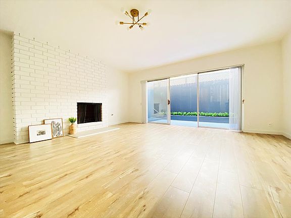 2nd image of 3532 Jasmine Ave #5