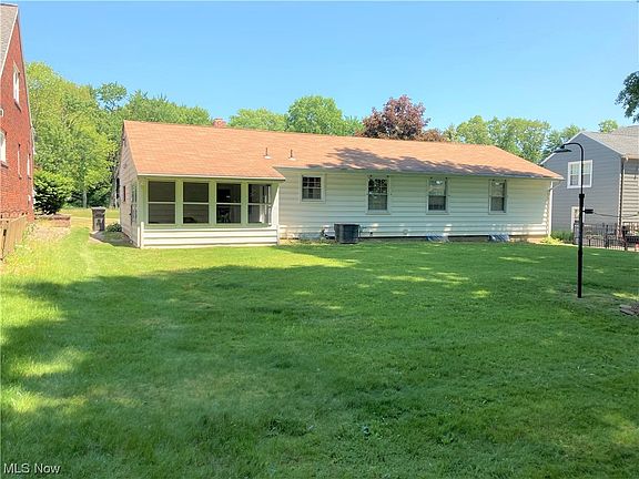3rd image of 2949 Eldora Dr