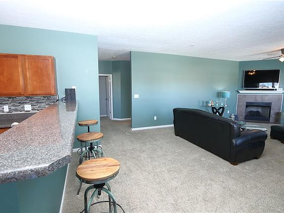2nd image of 4250 Washington Blvd
