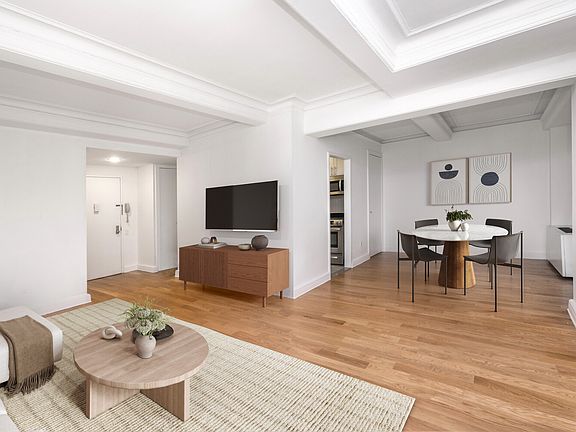 4th image of 101 W 55th St #47