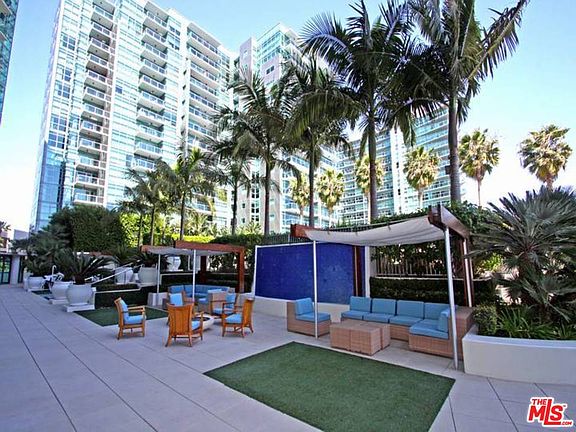2nd image of 13700 Marina Pointe Dr Unit 1819
