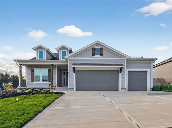 14198 S Pickering St, Olathe, KS 66061