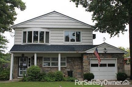 1st image of 139 Weiner St