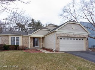 328 Greenview Dr, Crystal Lake, IL 60014