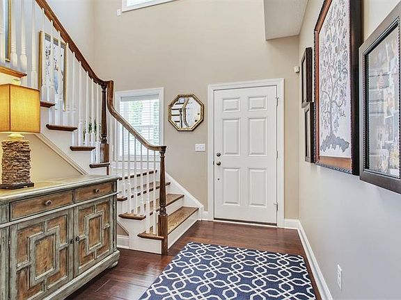 3rd image of 233 Bentbrook Cir