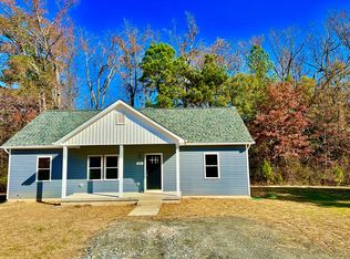 814 S Glebe Rd, Montross, VA 22520