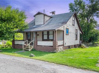 220 Jackson St, Houston, PA