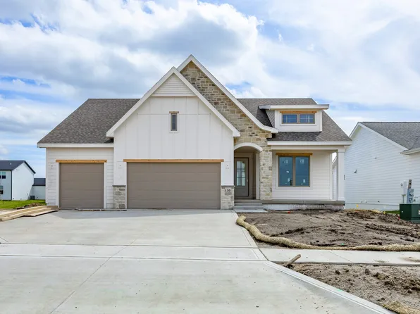 130 NW Crabtree Ln, Waukee, IA 50263