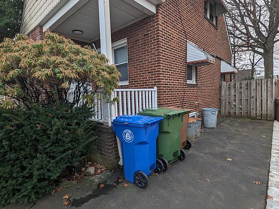 2nd image of 619 Lindegar St
