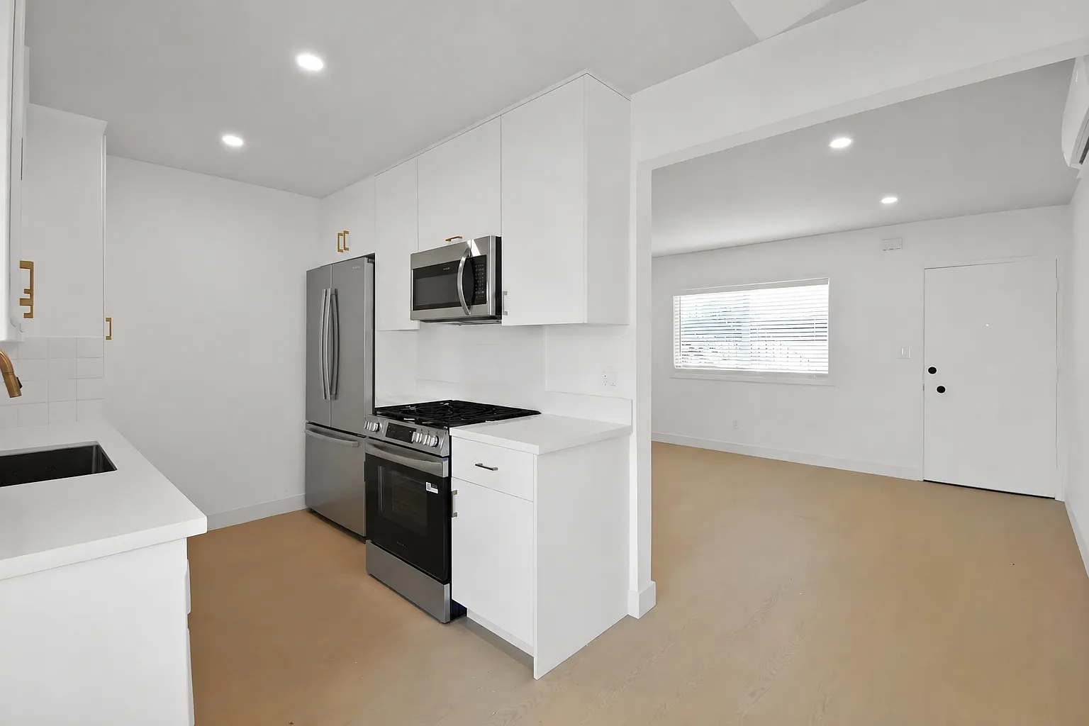 1 bed, 600 sqft, $2,400 — Photo 4