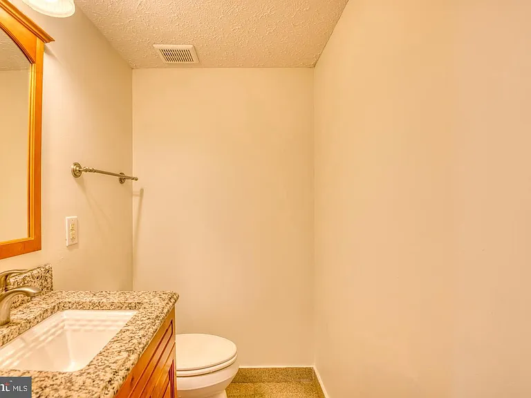 9220 Pinenut Ct — Photo 11