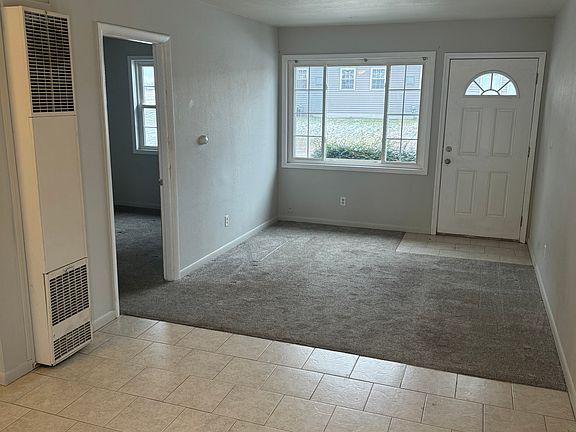 2nd image of 1039 Evanston Dr APT 6