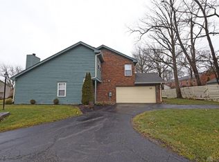 13 Westerly Ln, Dayton, OH 45458