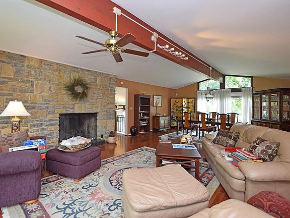 5th image of 11169 Embassy Dr
