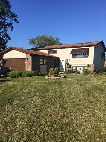 18701 Chestnut Ave photo 1
