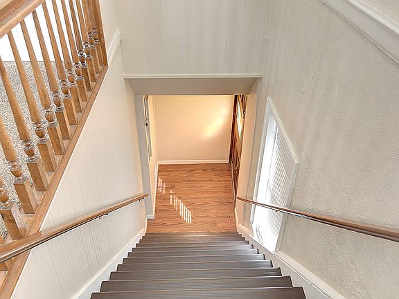 5th image of 15 W Linden Ave #15