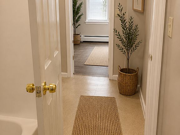 5th image of 164 Seymour St APT 2